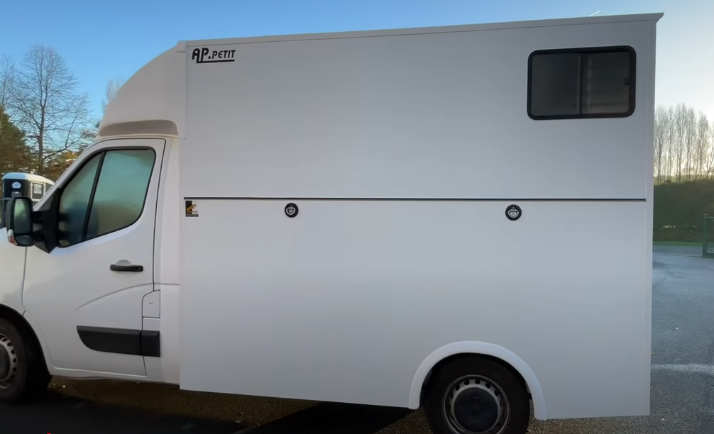 Horsebox HGV AP Petit Renault MASTER L2 2018 New