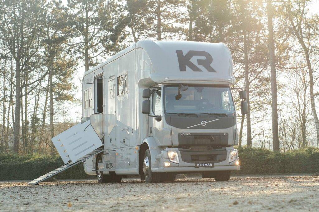 Horsebox NON-HGV Krismar Volvo 4 chevaux HC 2025 New