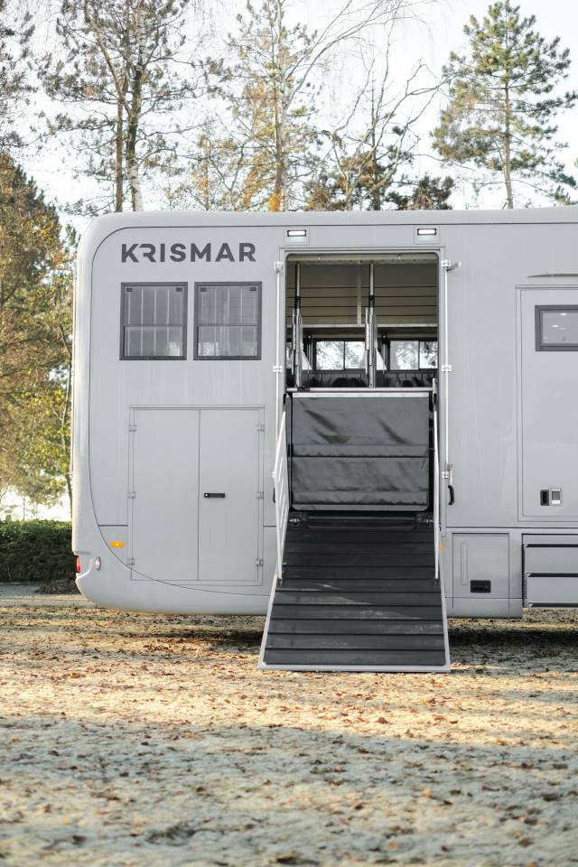 Horsebox NON-HGV Krismar Volvo 4 chevaux HC 2025 New