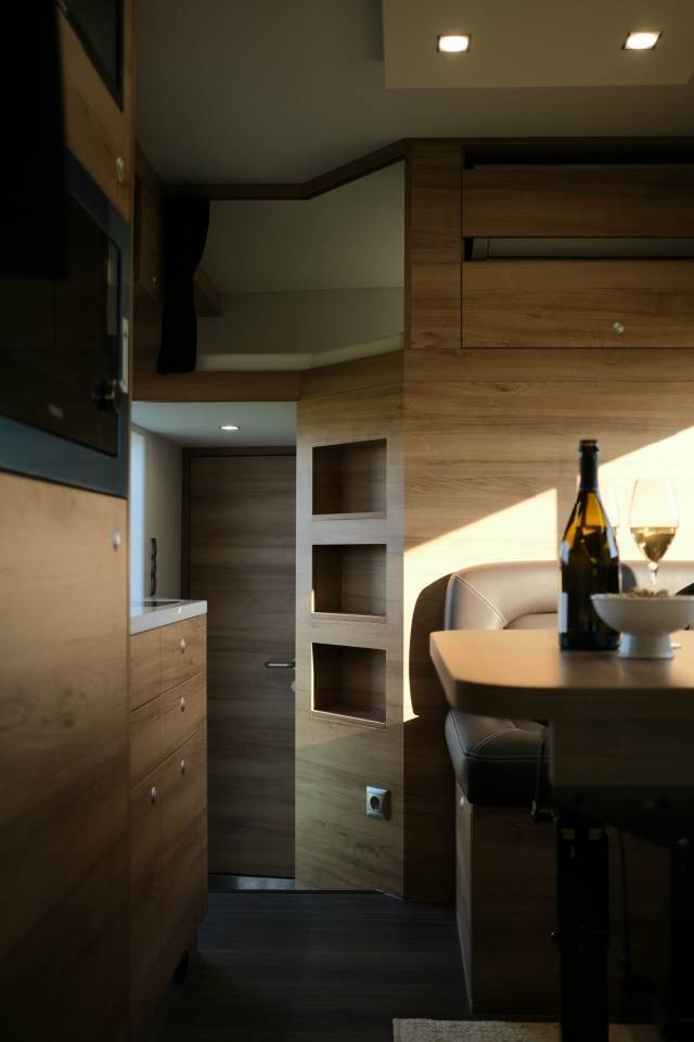 Horsebox NON-HGV Krismar Volvo 4 chevaux HC 2025 New