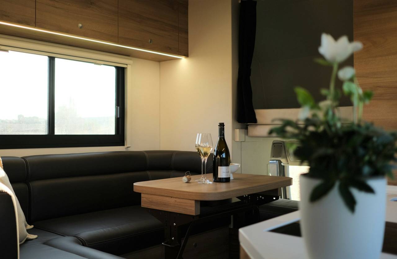 Horsebox NON-HGV Krismar Volvo 4 chevaux HC 2025 New