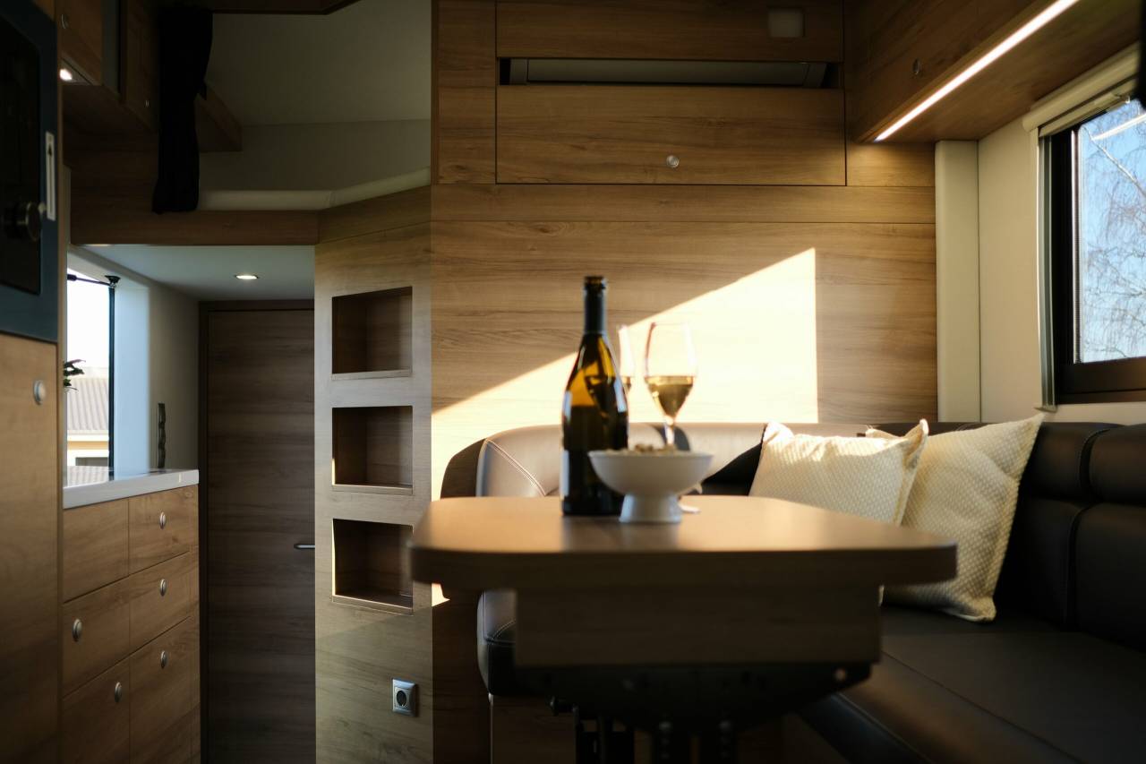 Horsebox NON-HGV Krismar Volvo 4 chevaux HC 2025 New