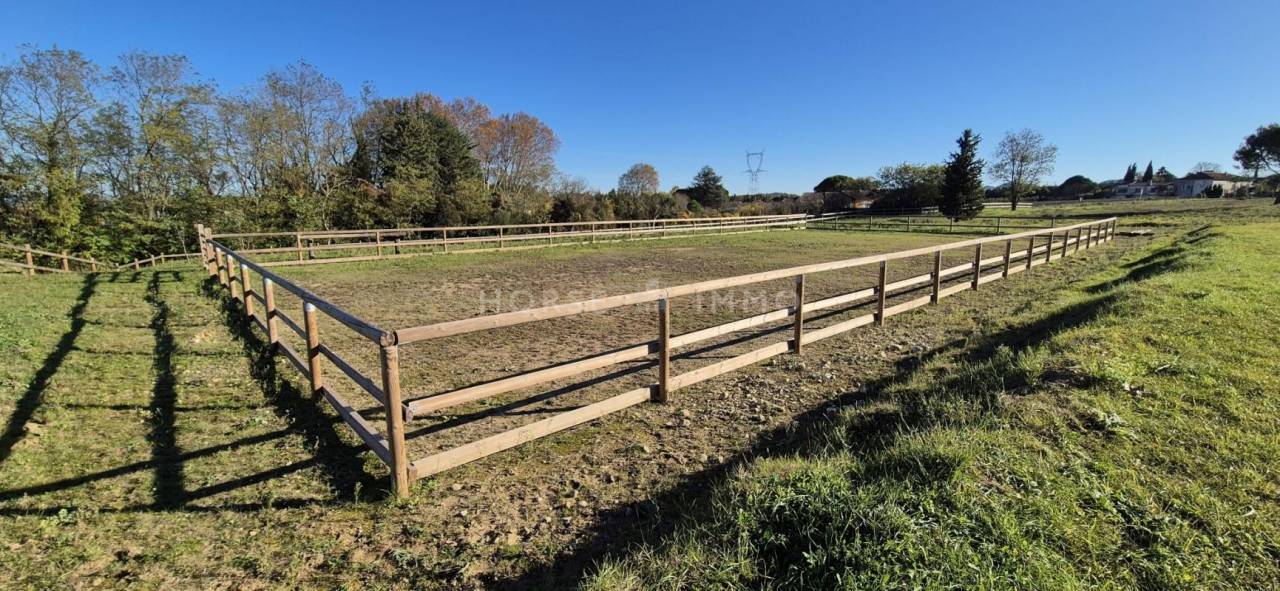 Equestrian property  Gard