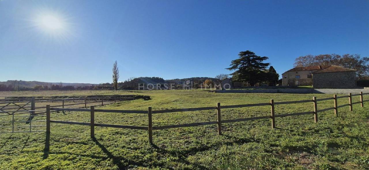 Equestrian property  Gard