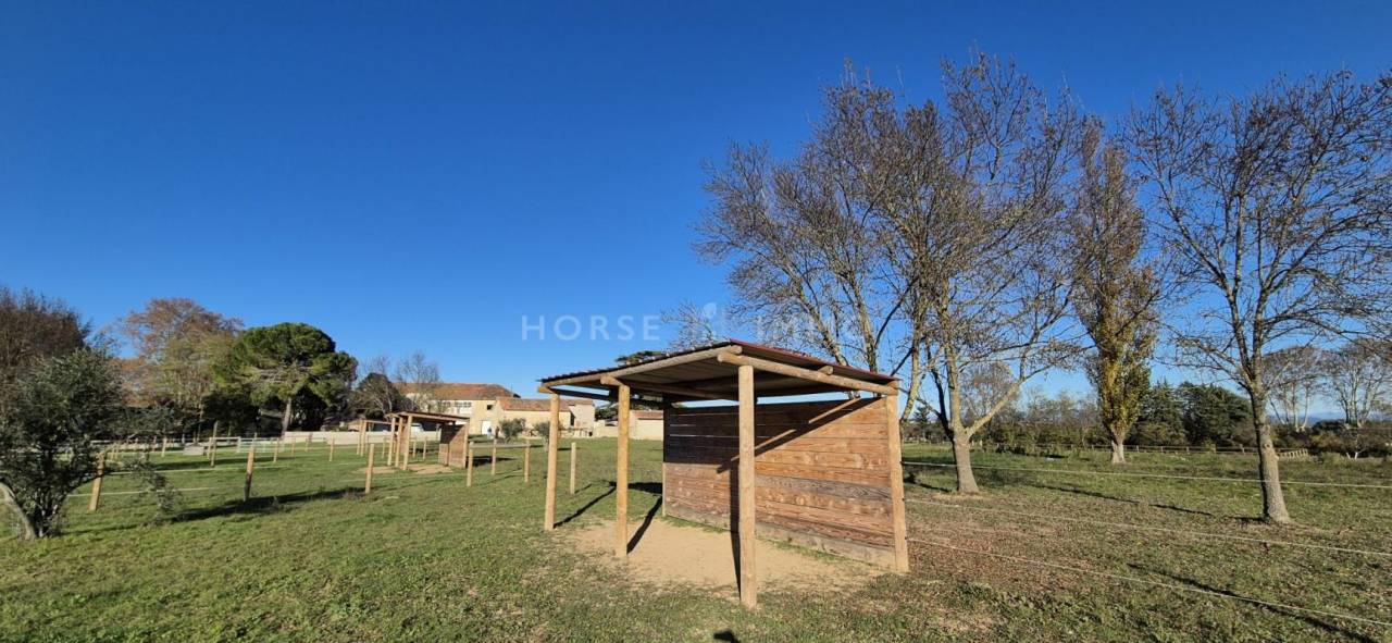 Equestrian property  Gard