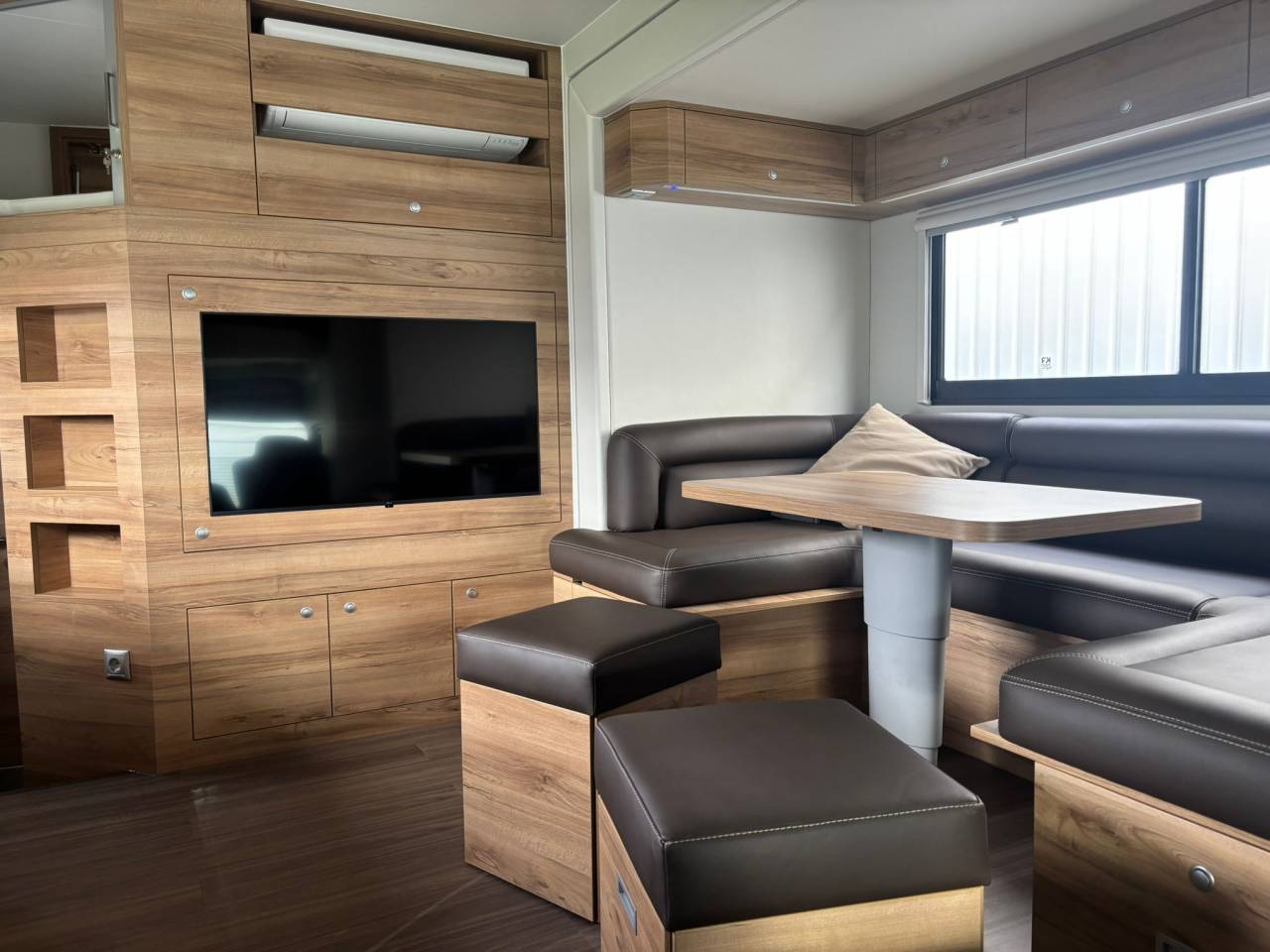 Horsebox NON-HGV Krismar Classicspace 2640 gamme pro 2025 New