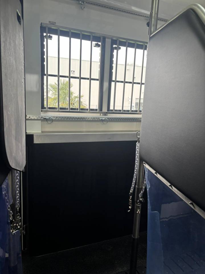 Horsebox NON-HGV Krismar Classicspace 2640 gamme pro 2025 New