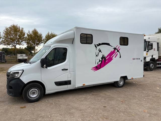 Horsebox HGV Renault  2021 Used