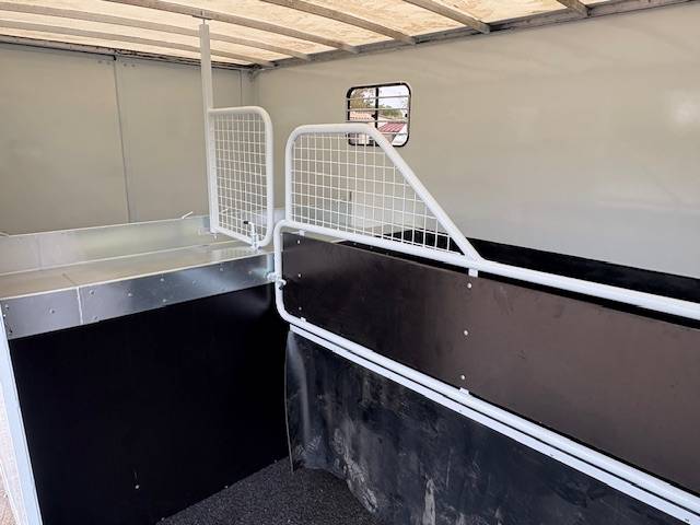 Horsebox HGV Renault  2021 Used