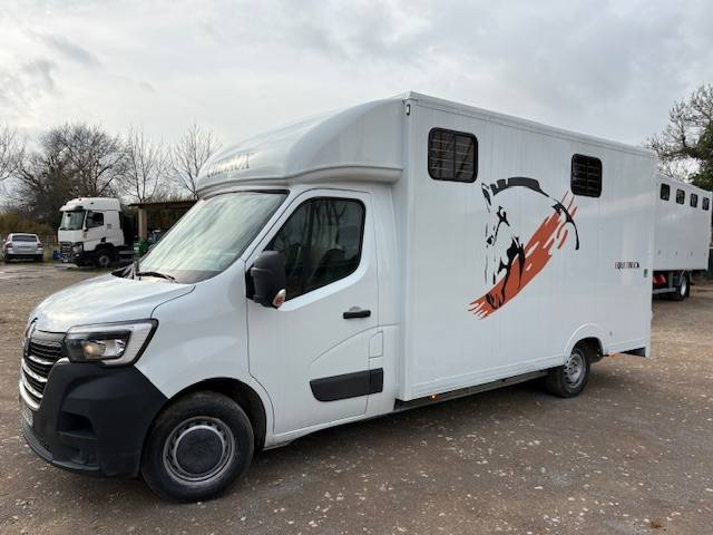 Horsebox HGV Renault  2020 Used