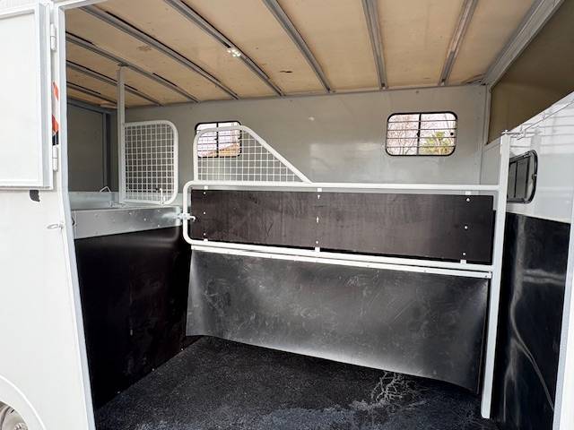 Horsebox HGV Renault  2020 Used