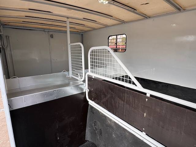 Horsebox HGV Renault  2020 Used