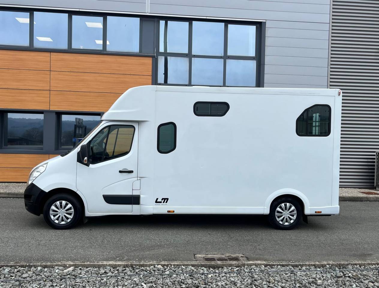 Horsebox HGV Theault PROTEO 5 PLACES 2011 Used