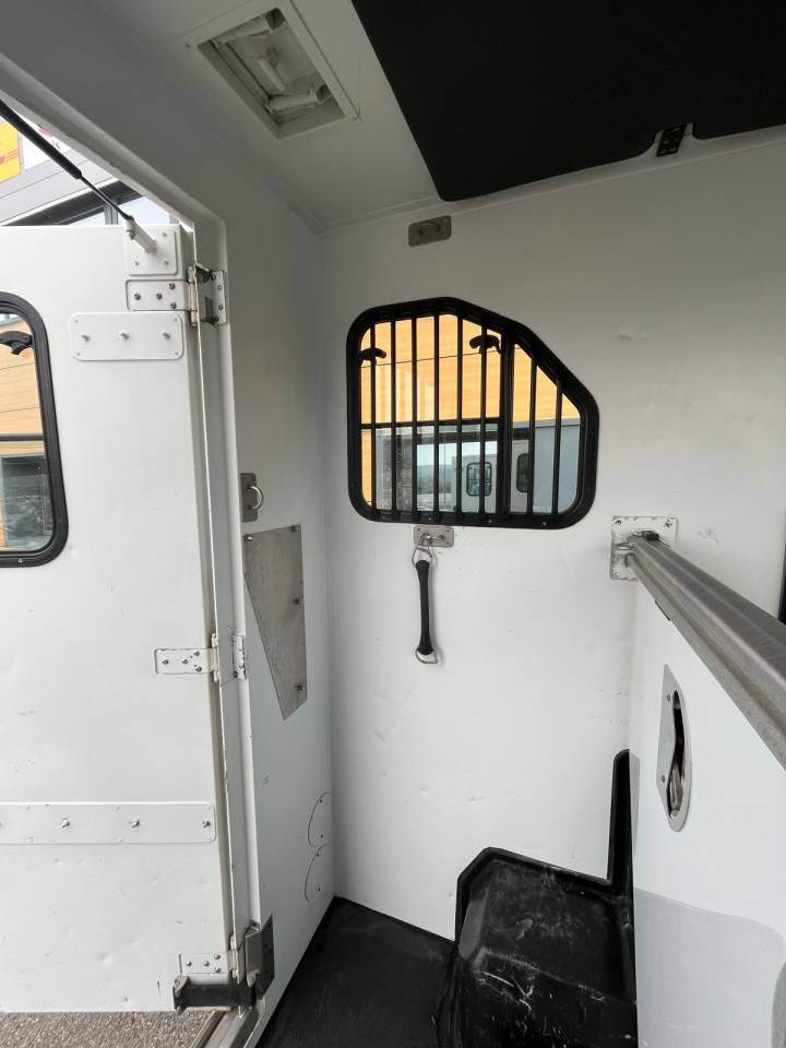 Horsebox HGV Theault PROTEO 5 PLACES 2011 Used
