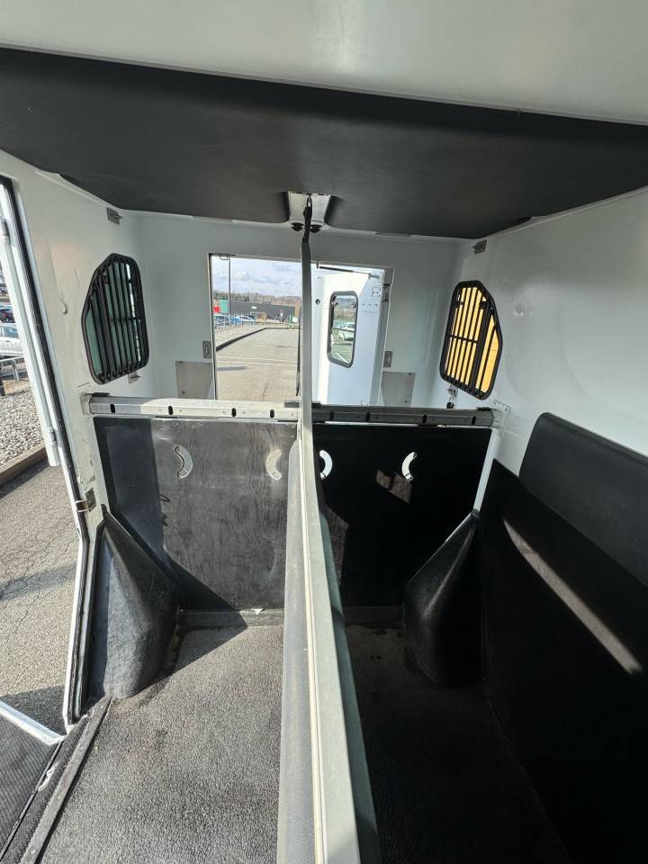 Horsebox HGV Theault PROTEO 5 PLACES 2011 Used
