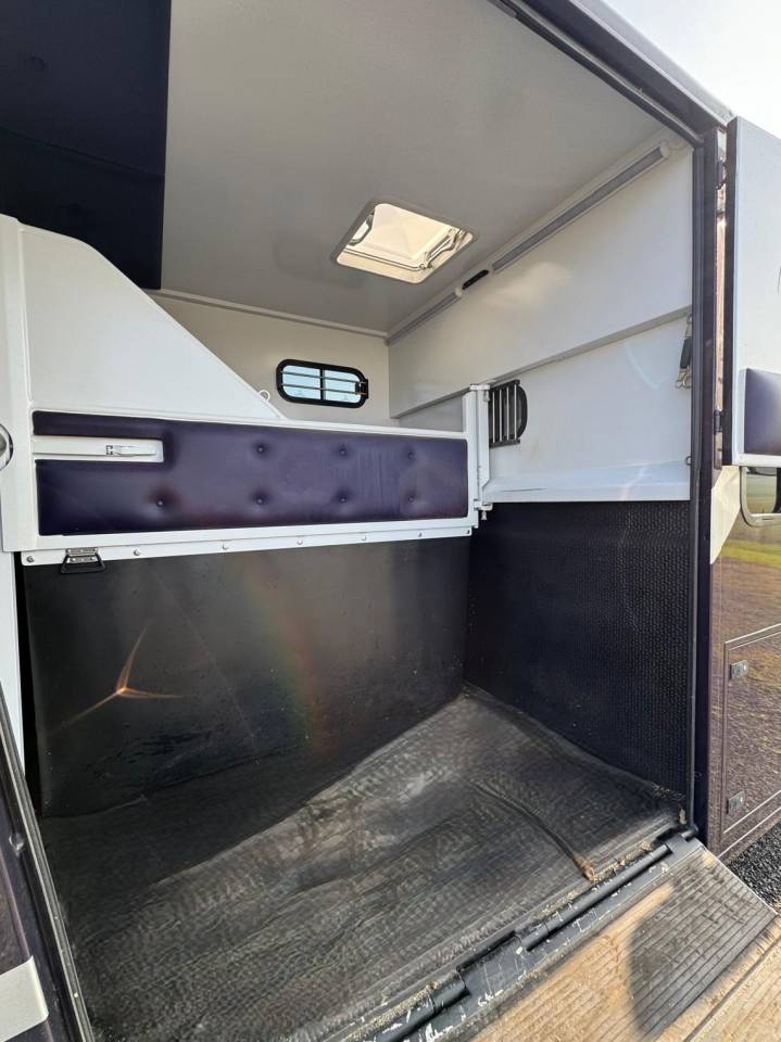 Horsebox HGV Chardron Renault Master 2023 Used