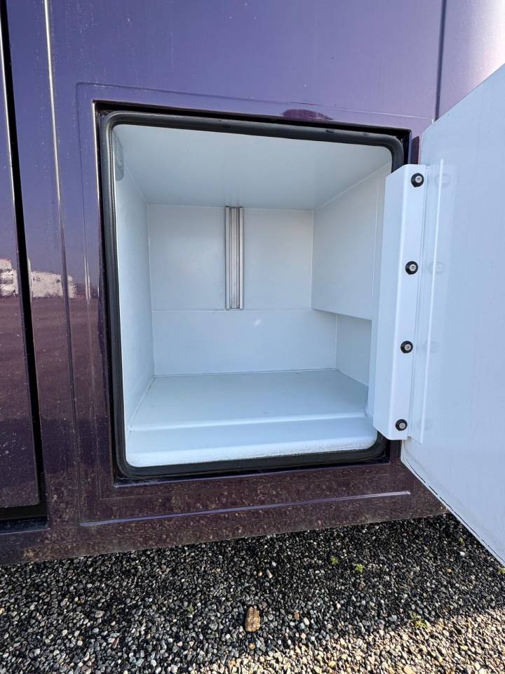 Horsebox HGV Chardron Renault Master 2023 Used