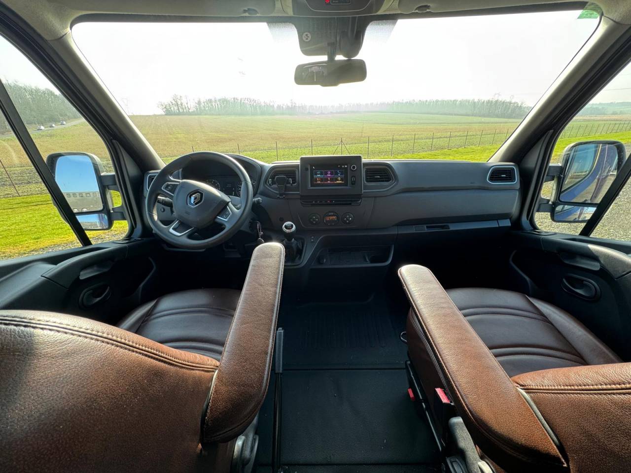 Horsebox HGV Chardron Renault Master 2023 Used