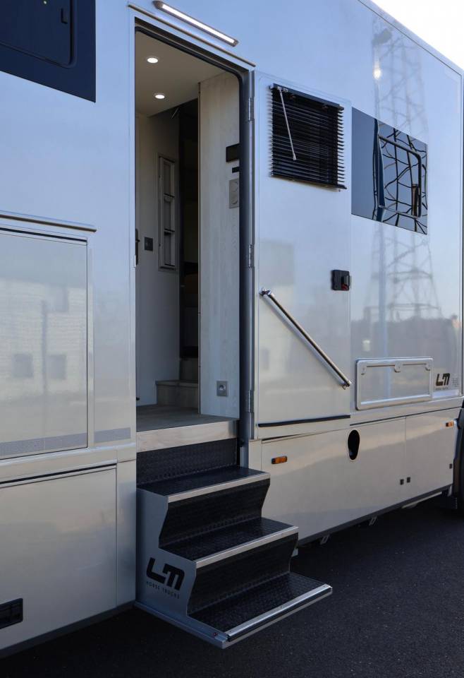 Horsebox NON-HGV - Other brand - MAN TGS 26.430 PAILLARD 8 CHEVAUX POP OUT 2025 New