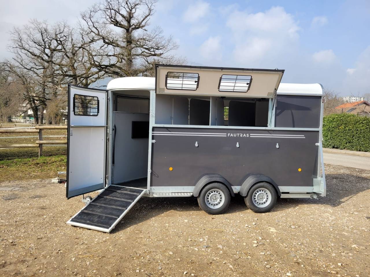 Horse trailer Fautras oblic +3 3 Stalls 2025 New