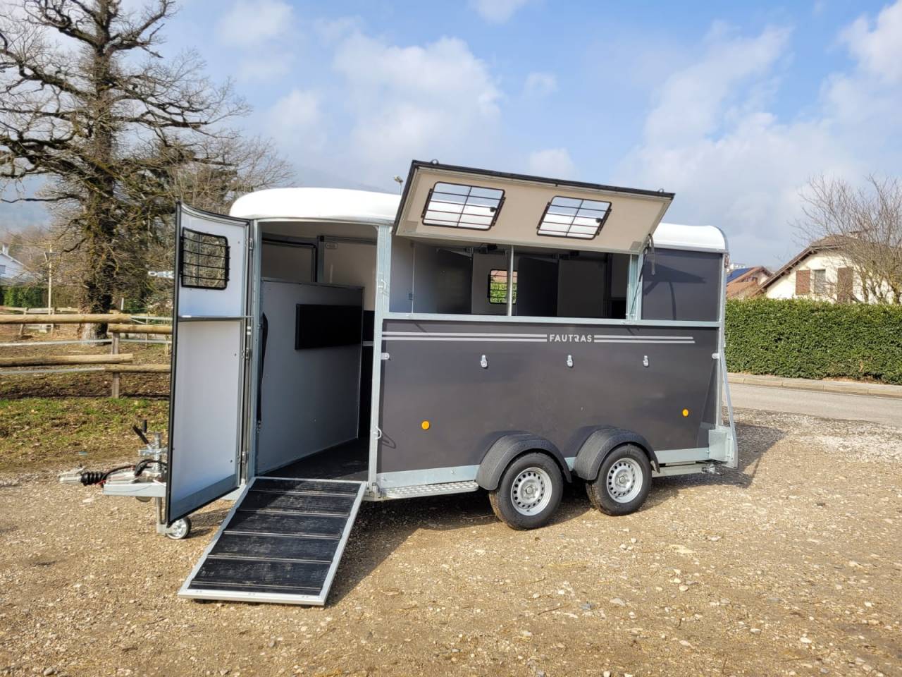 Horse trailer Fautras oblic +3 3 Stalls 2025 New
