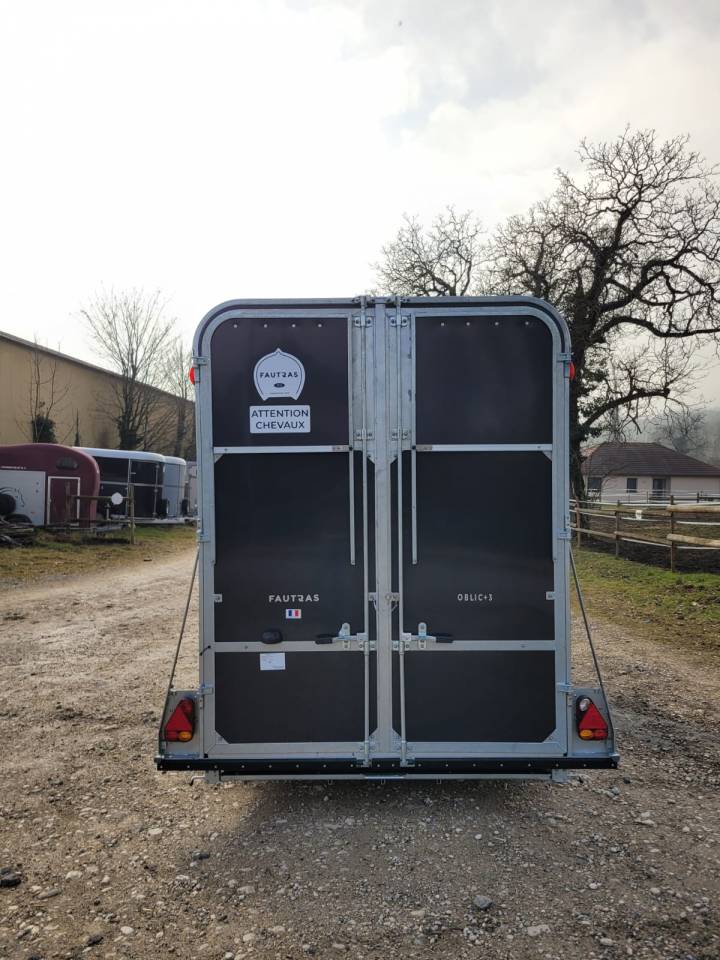 Horse trailer Fautras oblic +3 3 Stalls 2025 New