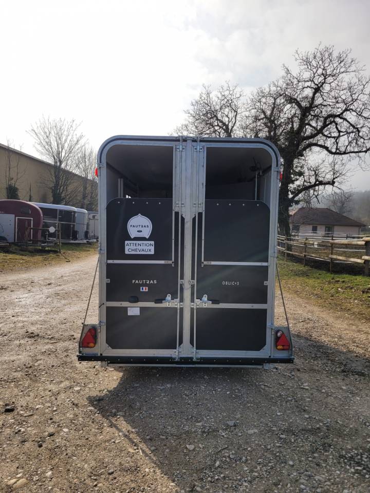 Horse trailer Fautras oblic +3 3 Stalls 2025 New