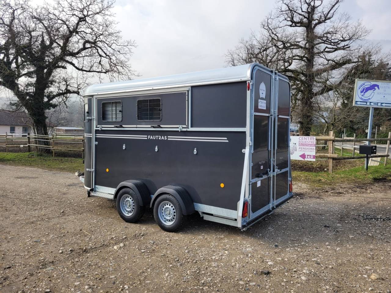 Horse trailer Fautras oblic +3 3 Stalls 2025 New
