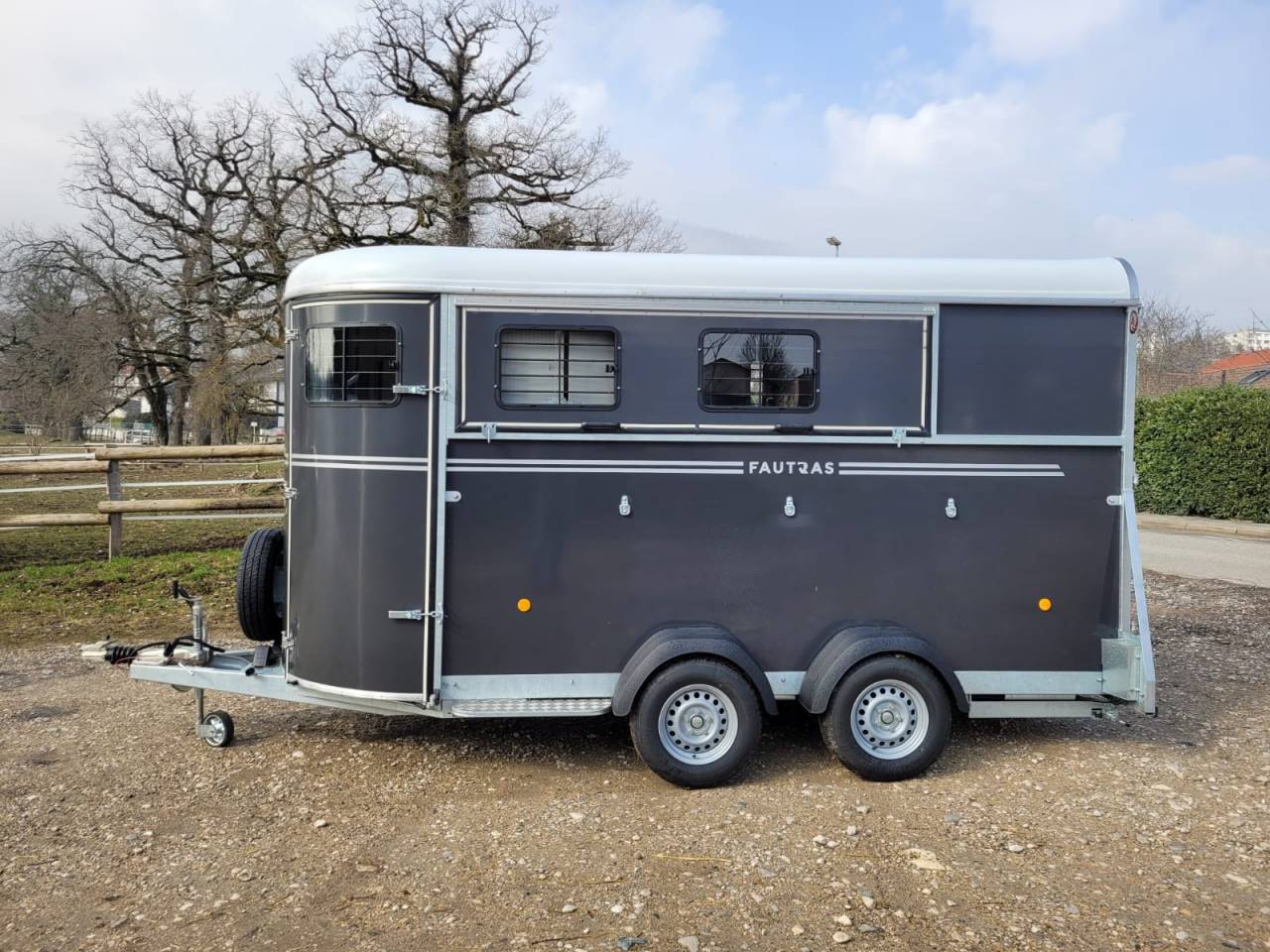 Horse trailer Fautras oblic +3 3 Stalls 2025 New