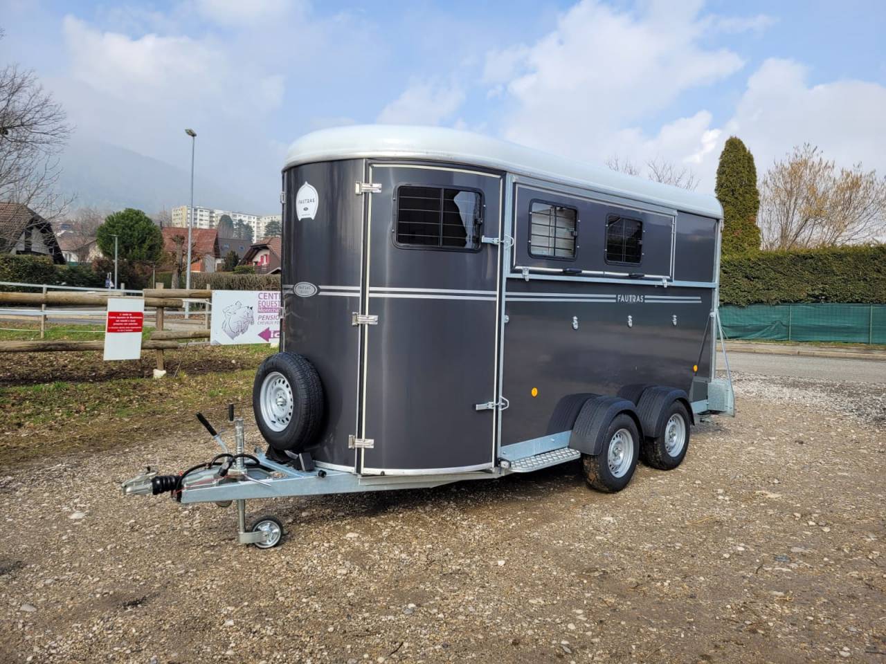 Horse trailer Fautras oblic +3 3 Stalls 2025 New