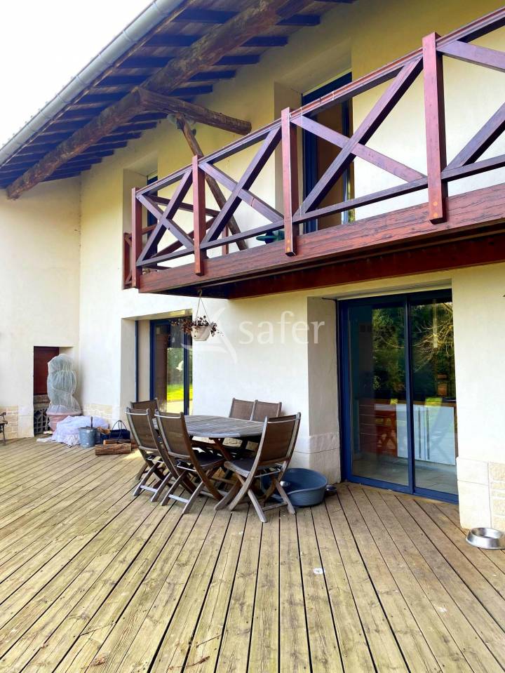 Equestrian property  Ain