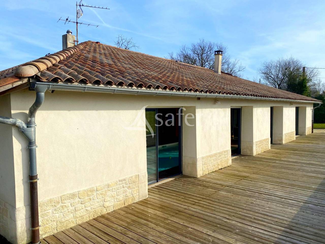 Equestrian property  Ain