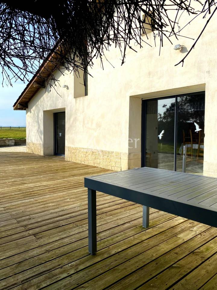 Equestrian property  Ain