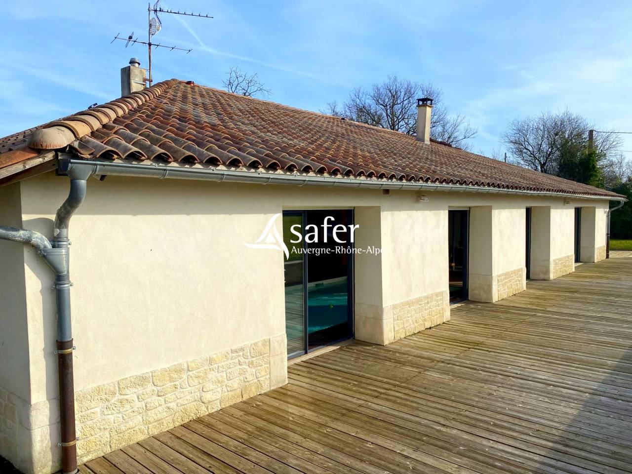 Equestrian property  Ain