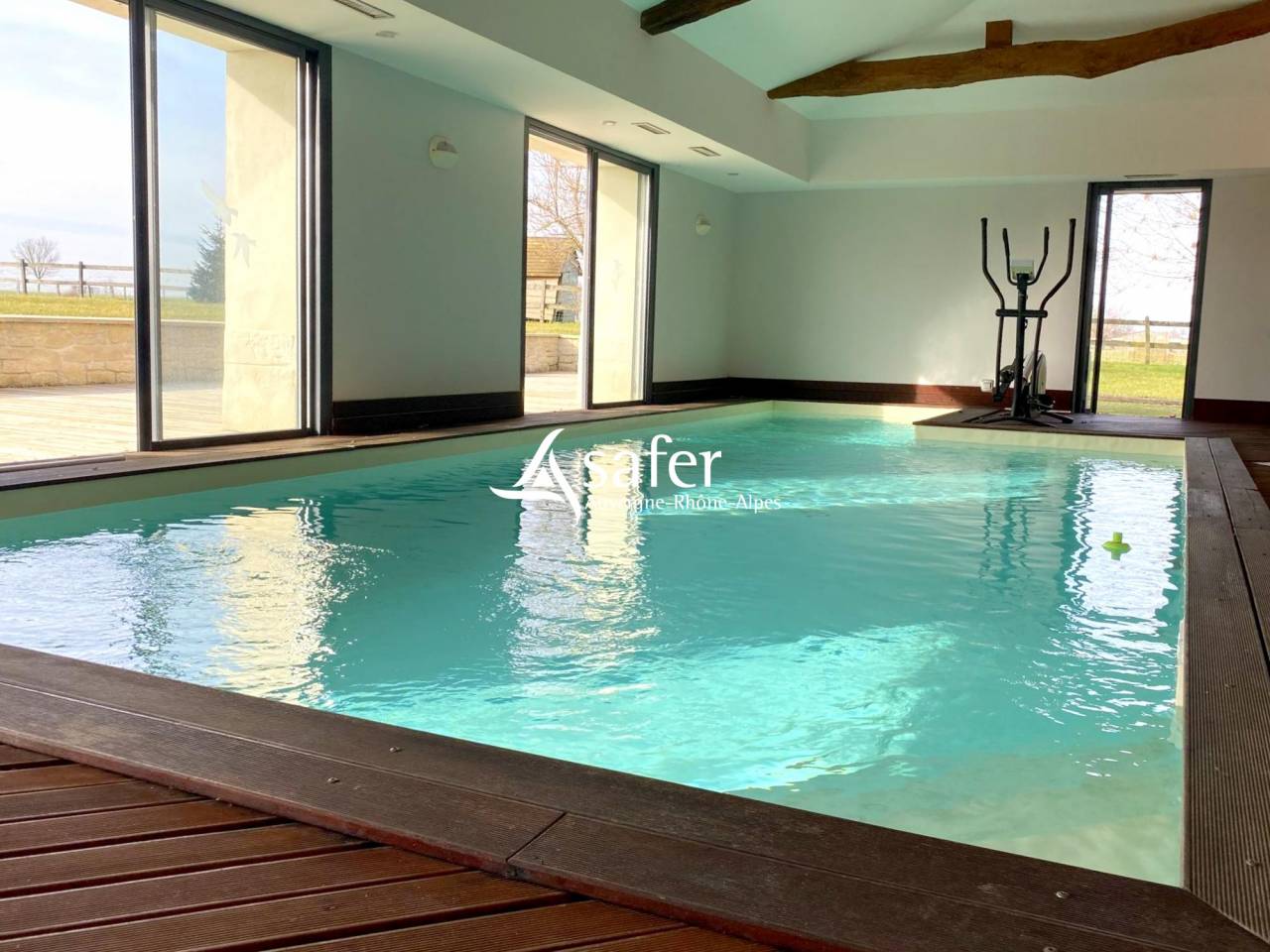 Equestrian property  Ain