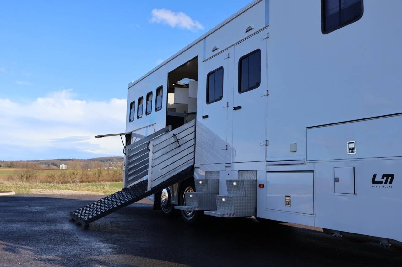 Horsebox NON-HGV - Other brand - MAN TGA 26.430 JL POP OUT 2007 Used