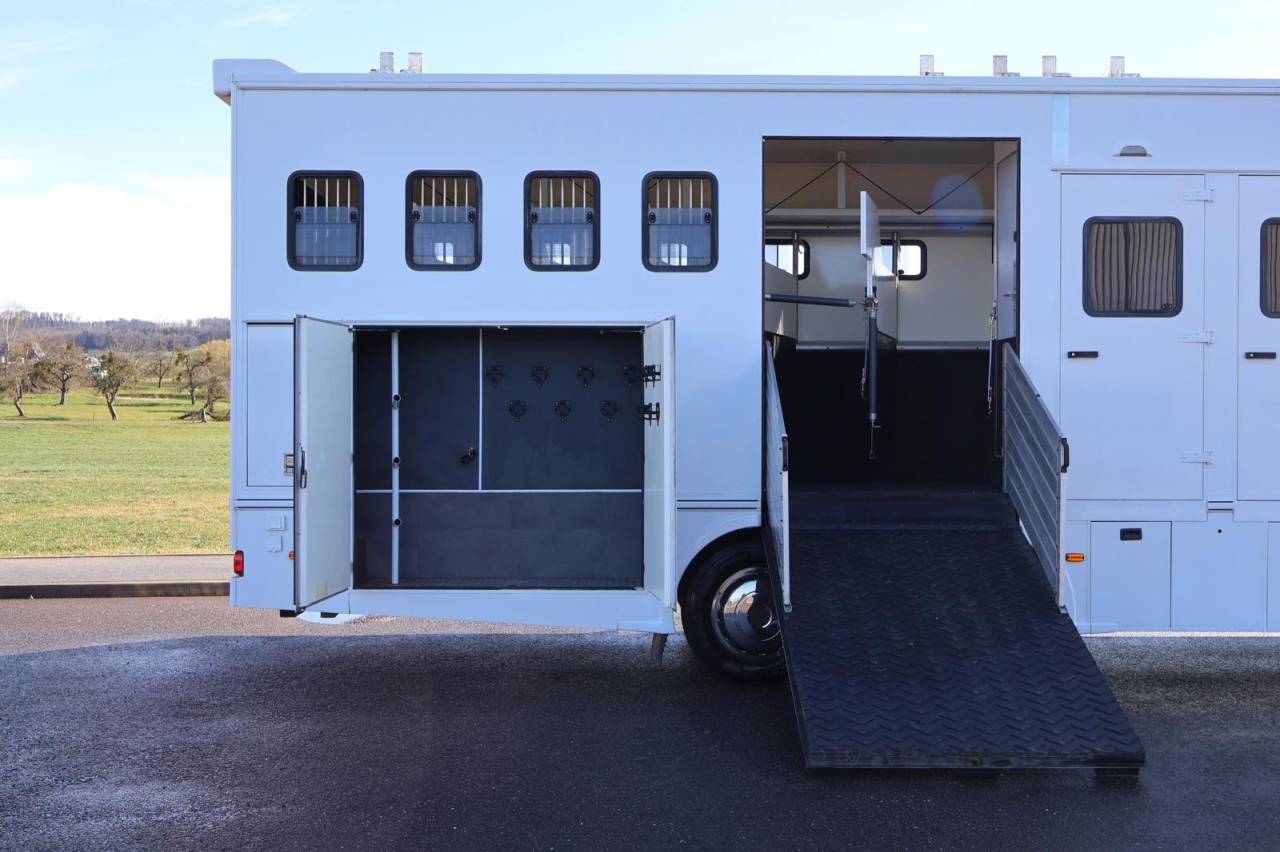 Horsebox NON-HGV - Other brand - MAN TGA 26.430 JL POP OUT 2007 Used