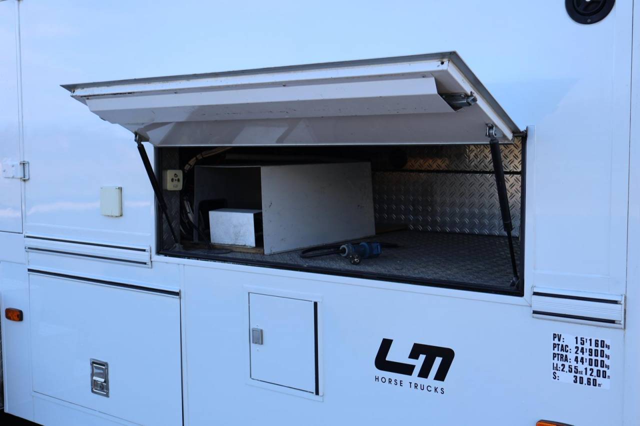 Horsebox NON-HGV - Other brand - MAN TGA 26.430 JL POP OUT 2007 Used