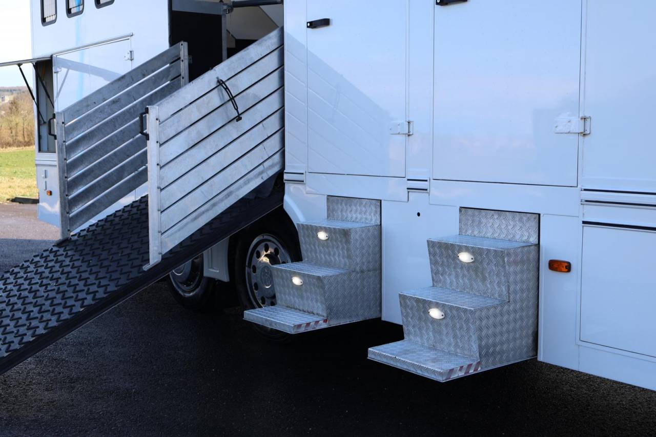 Horsebox NON-HGV - Other brand - MAN TGA 26.430 JL POP OUT 2007 Used