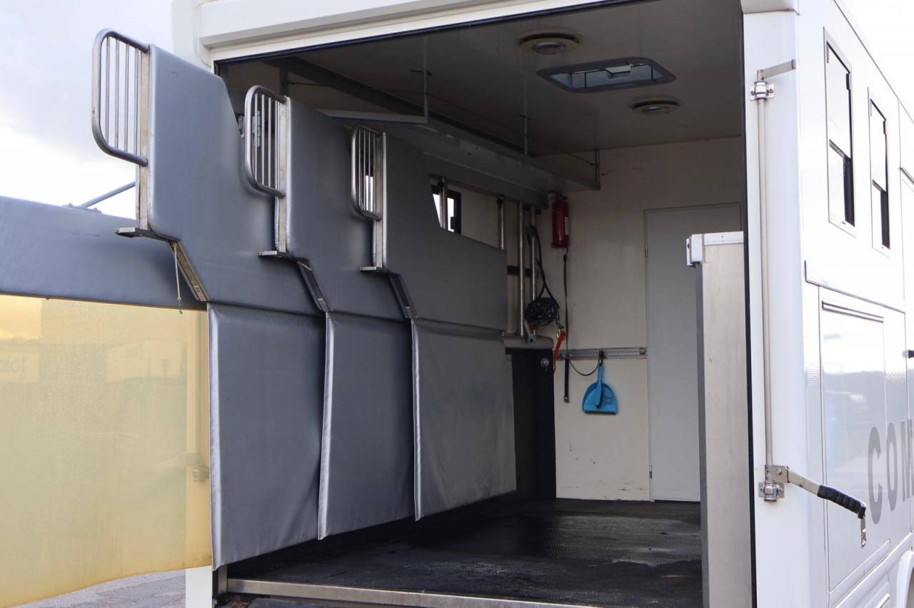 Horsebox NON-HGV - Other brand - AK ATEGO 4 CHEVAUX 8.180 2014 Used