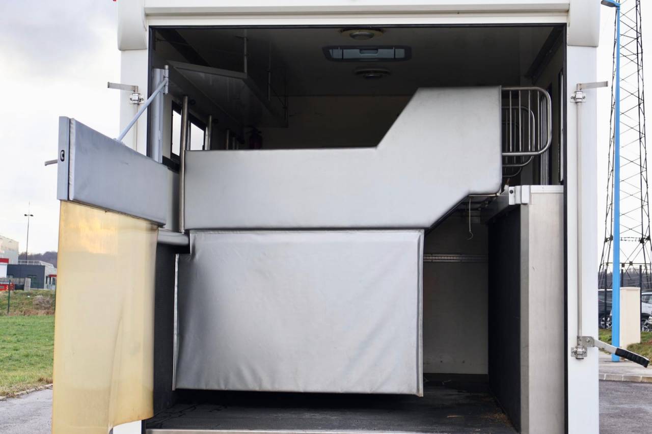 Horsebox NON-HGV - Other brand - AK ATEGO 4 CHEVAUX 8.180 2014 Used
