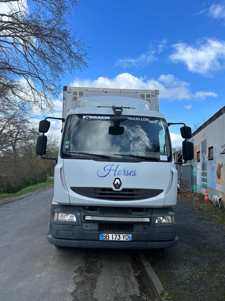 Horsebox NON-HGV Renault midle 2011 Used
