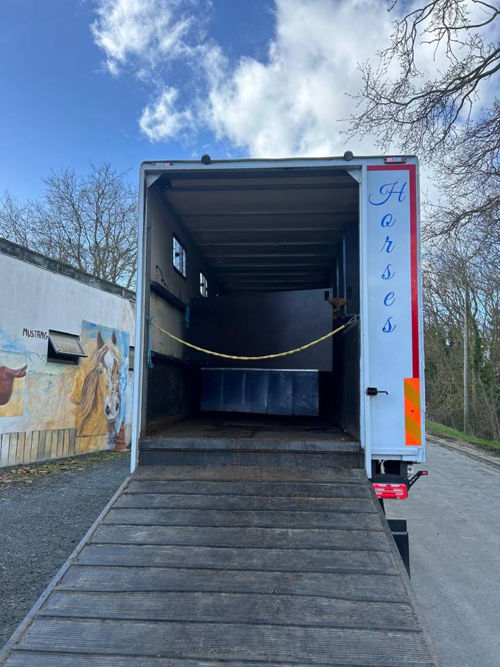 Horsebox NON-HGV Renault midle 2011 Used