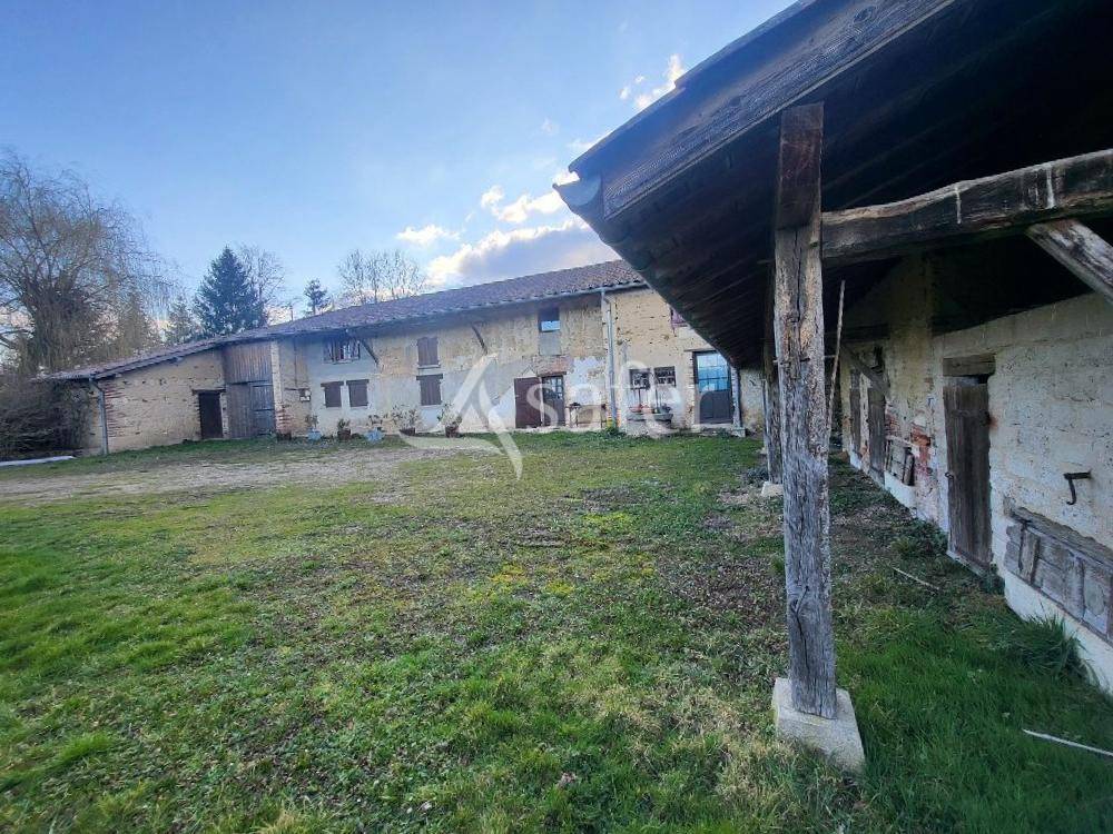 Equestrian property  Ain