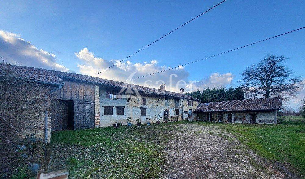 Equestrian property  Ain