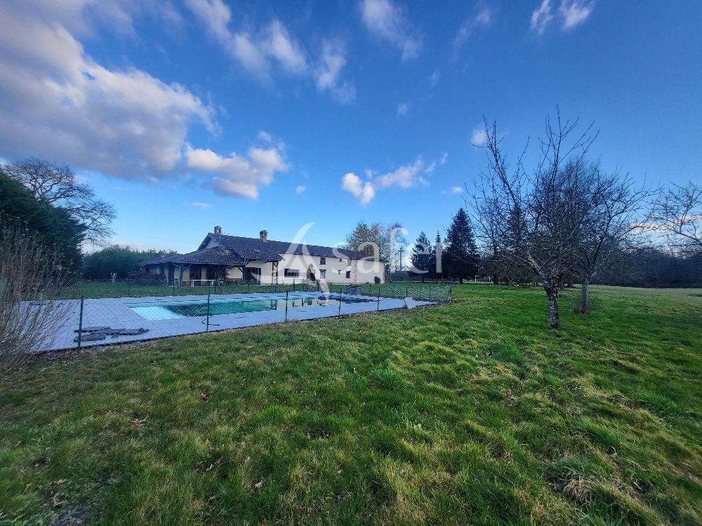 Equestrian property  Ain