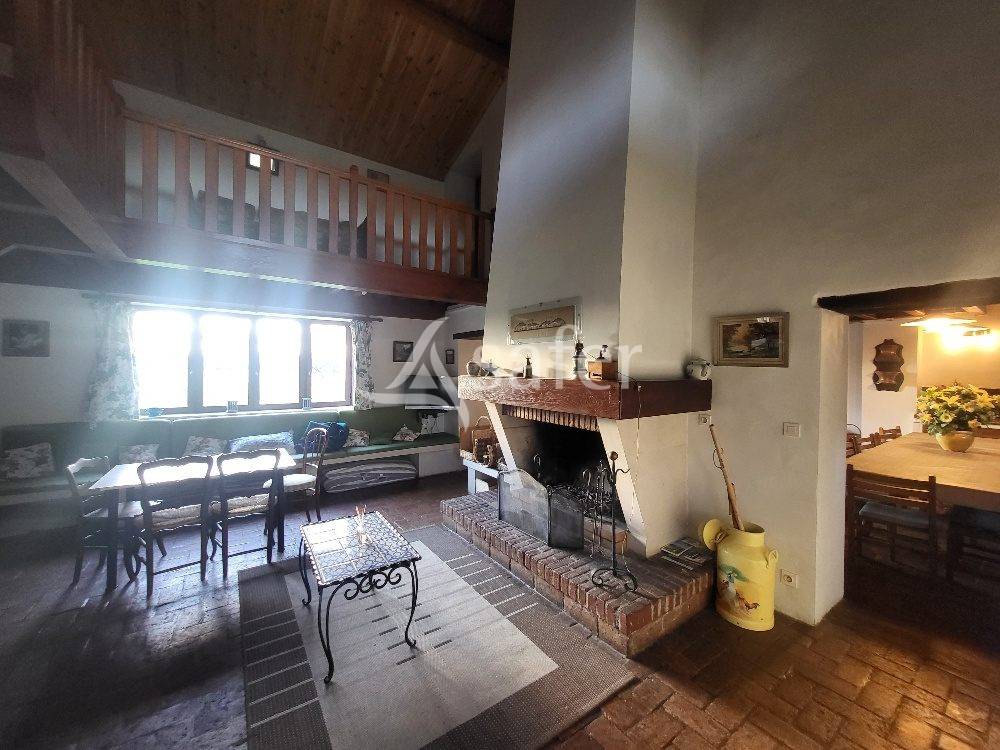 Equestrian property  Ain