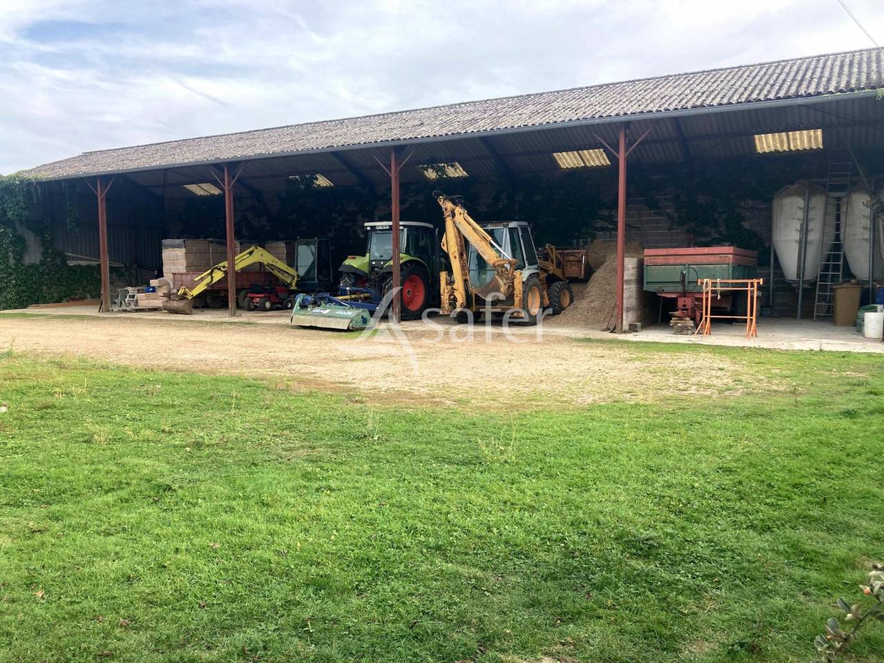 Other country property  Loiret