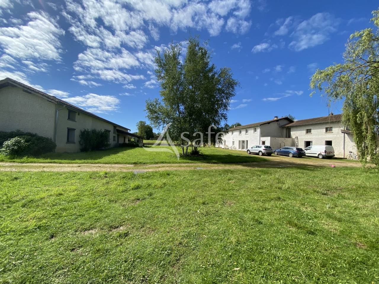 Equestrian property  Ain