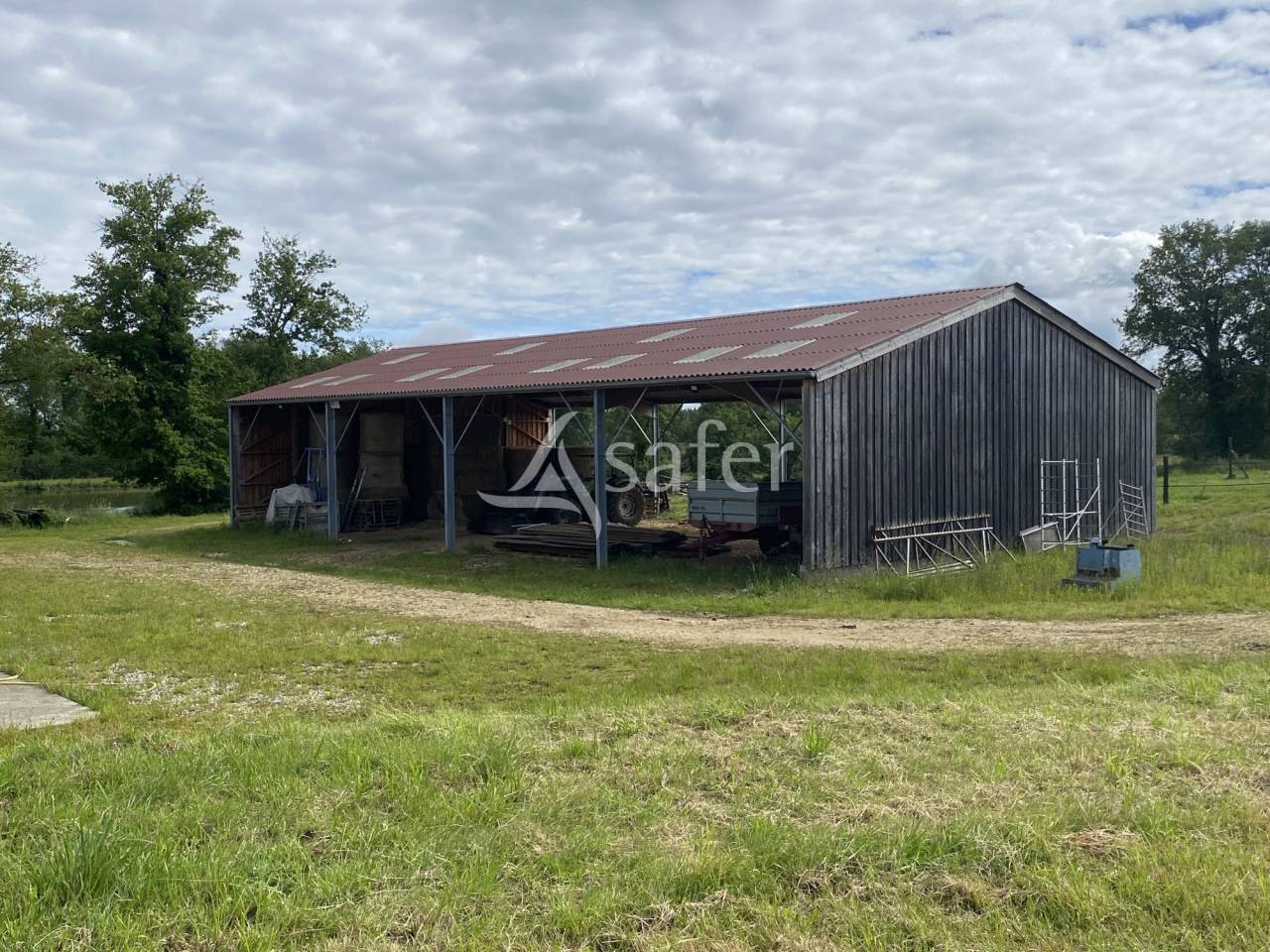 Equestrian property  Ain